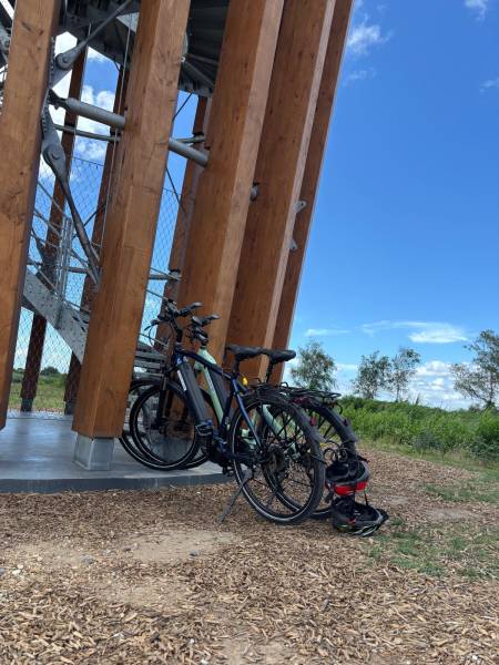 Aujourd'hui livraison de 2 vélos électriques au pied de du belvedère 