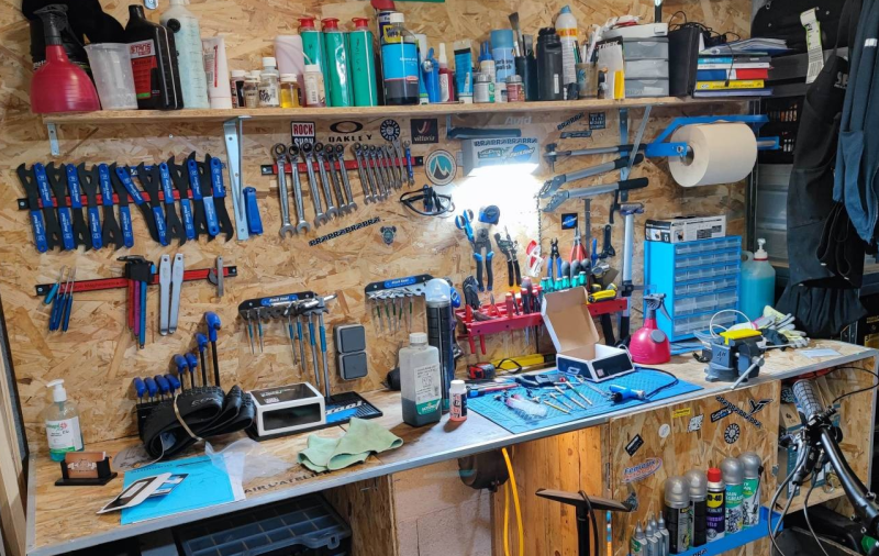 profitez de la basse saison pour entretenir votre vélo chez les vélos du pyla